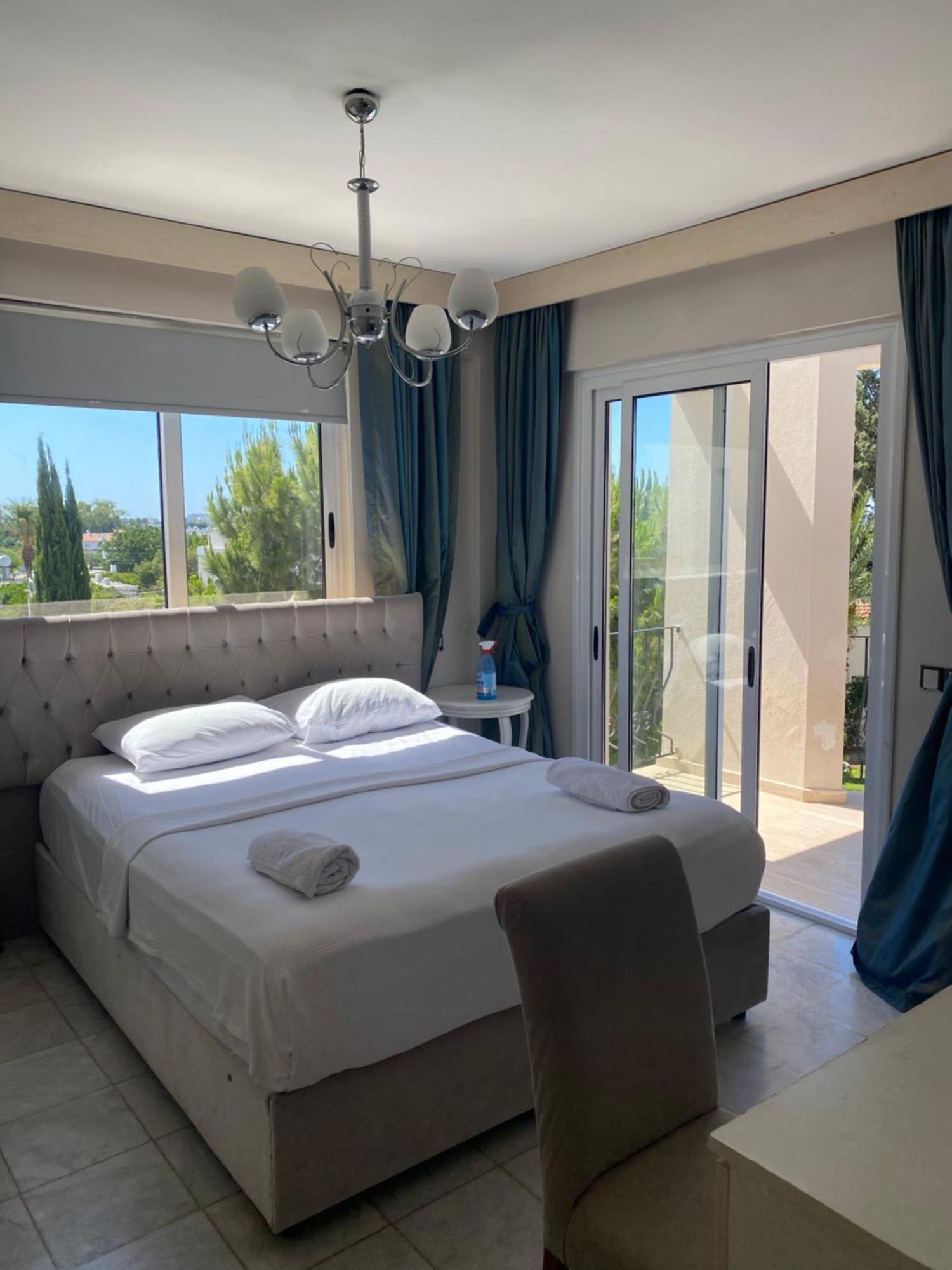 The Prince Inn Hotel & Villas Agios Georgios  Exterior foto